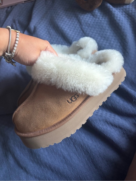 UGG Shoes - UGG Chestnut Slippers